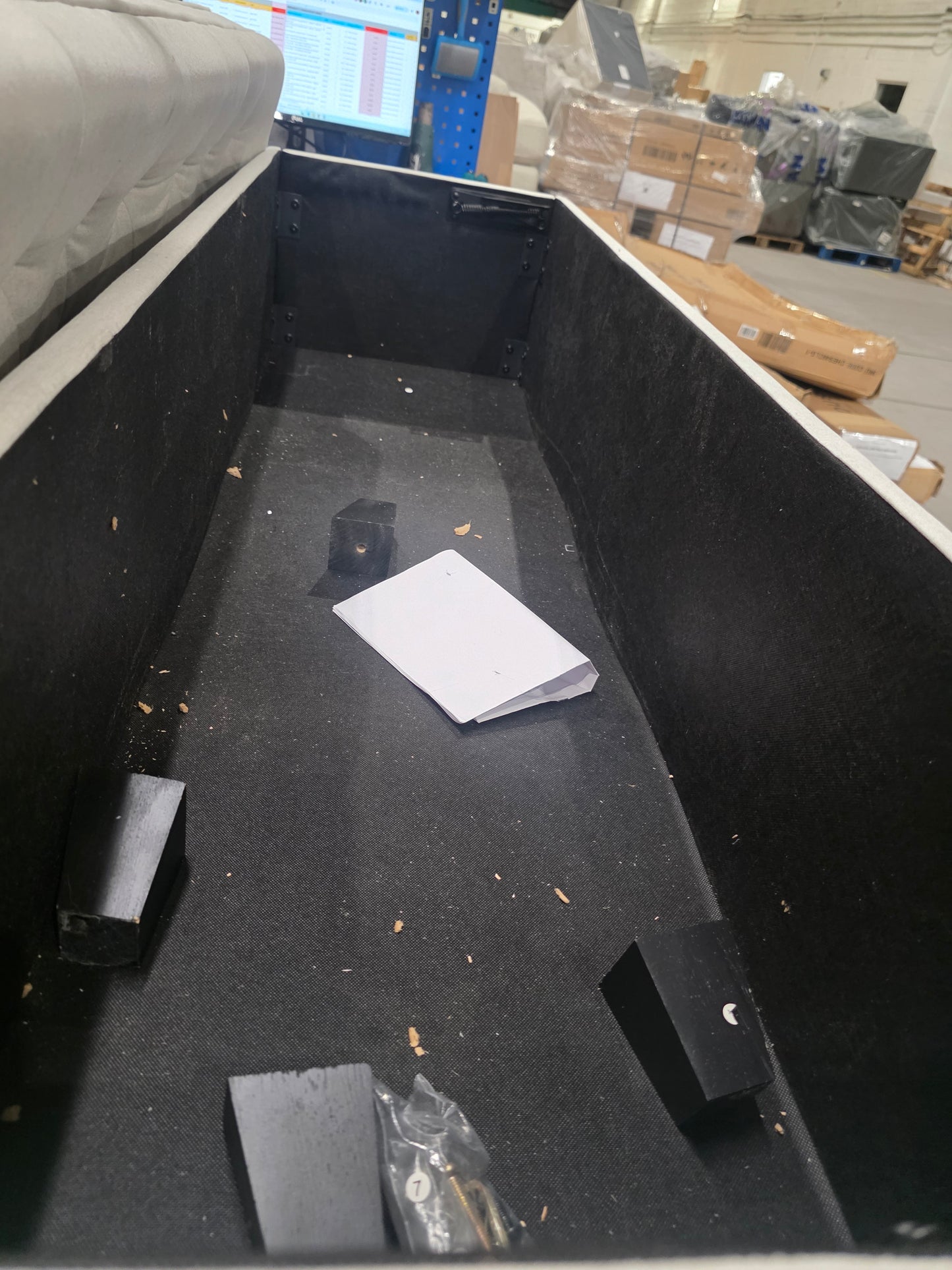 Lot of 2 x Dusk Furniture with Repairable Damage (ref DUS-APM-A-13631) Total RRP £538