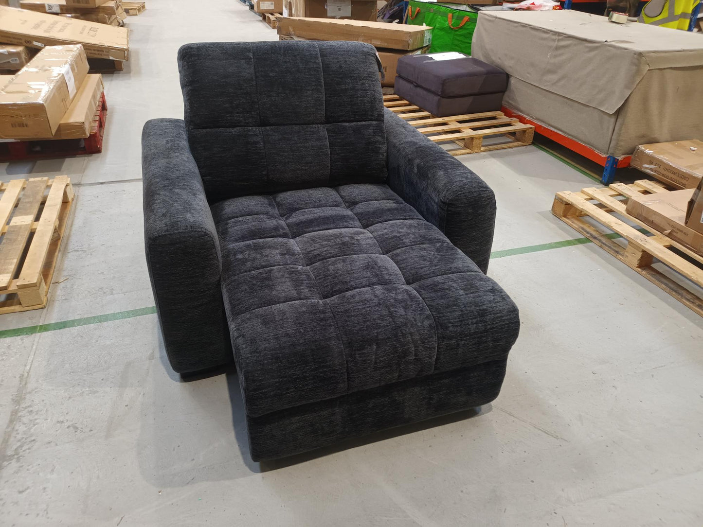 DFS-HO2-05443 Grade-BER DFS Una Power Slider Chair in Black RRP £1149