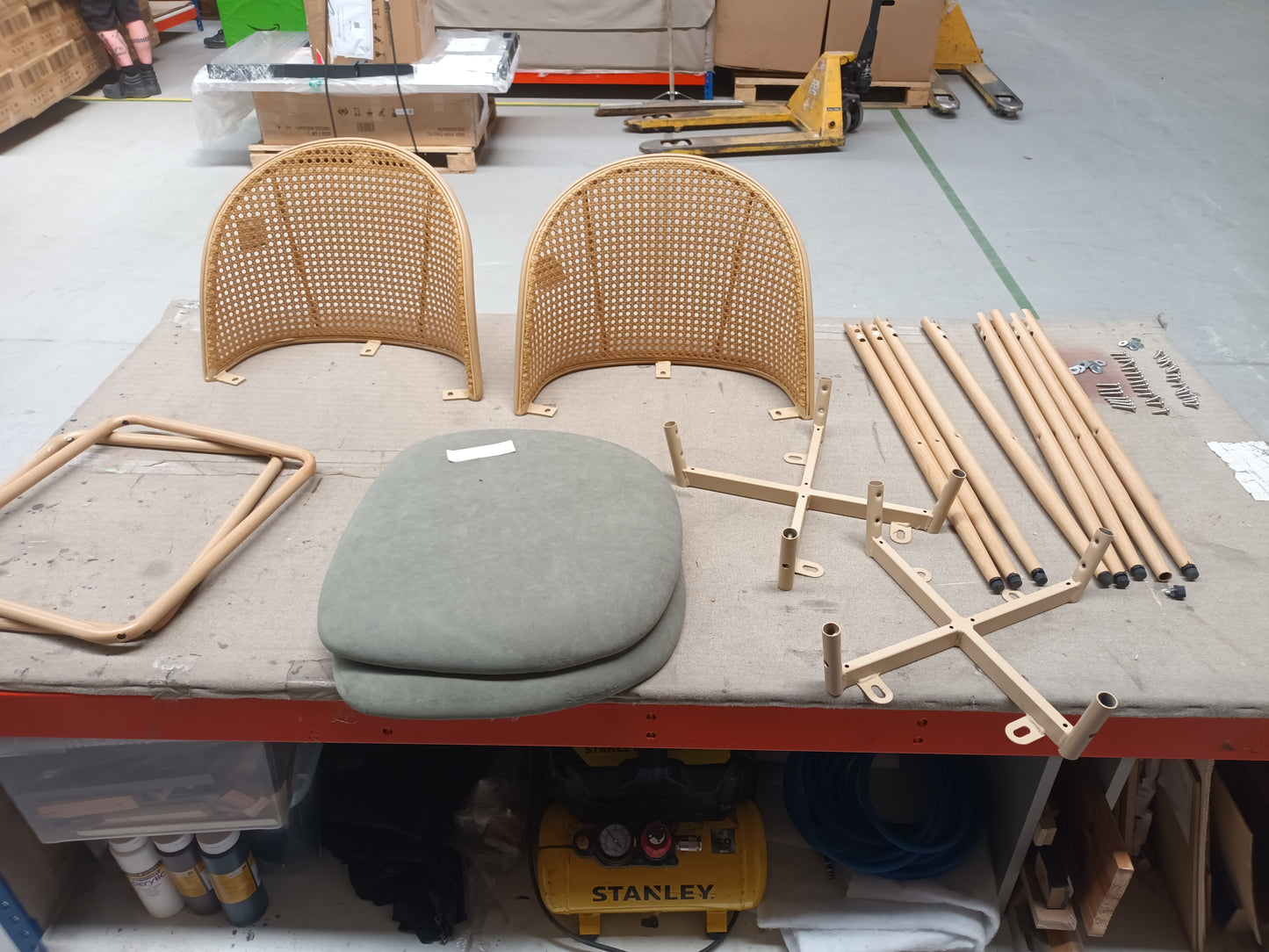 Lot of 7 x Dusk items grade-BER Spares or repair RRP £1875.00