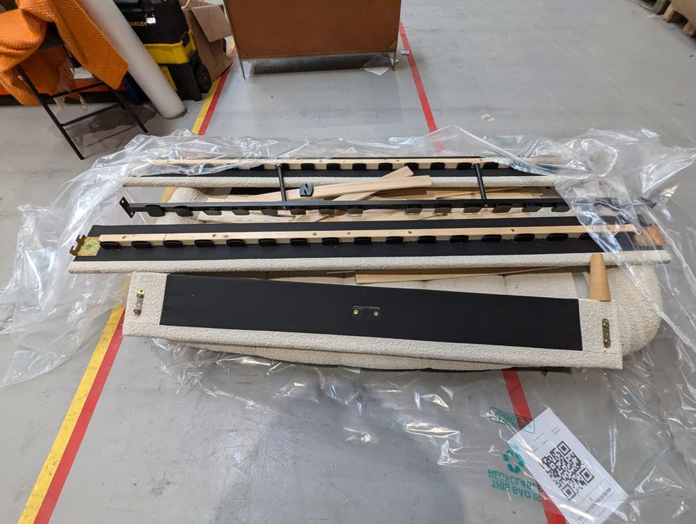 Lot of 2 x M&S items grade-BER Spares or repair RRP £1648.00