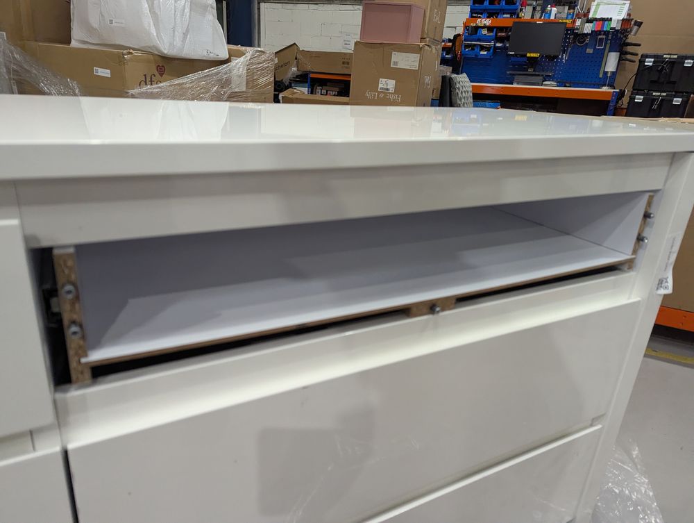 MAS-APM-08255 Grade-BER Marks & Spencer Loxton Gloss 6 Drawer Chest in White RRP £349