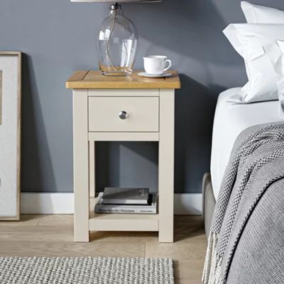 ROS-OUT-00496 Grade-C1 Roseland Furniture Duchy Cream & Oak 1 Drawer Bedside Table RRP £95.95