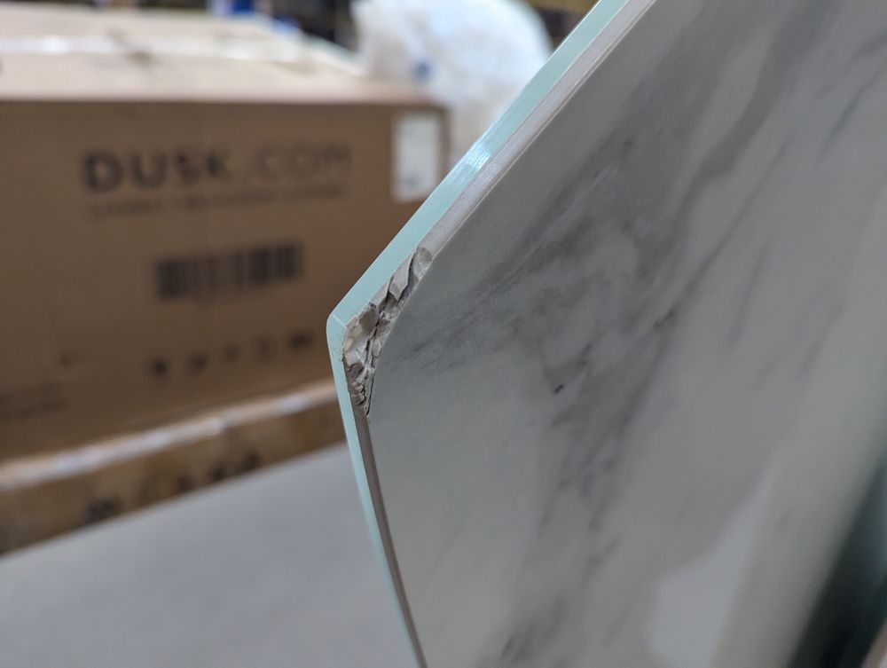 DFS-HO2-05209 Grade-BER-DOA DFS Lille Extending 4 6 Seater Dining Table In White RRP £999