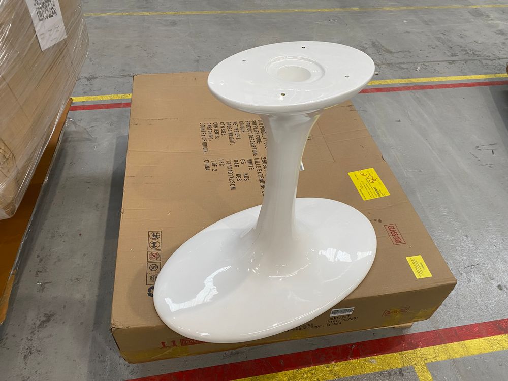 Lot of 2 x DFS Lille Extending 4 6 Seater Dining Table In White grade-BER Spares or repair RRP £1998.00