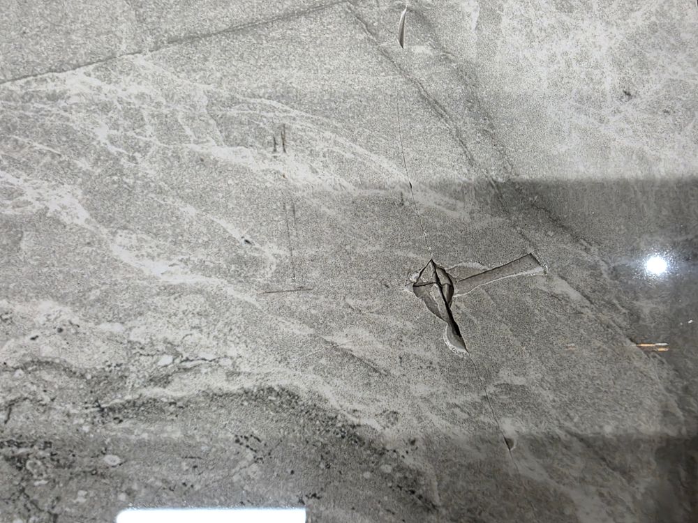 DFS-HO2-05213 Grade-BER-DOA DFS Ore Extending 6-8 Seater Dining Table Grey RRP £999