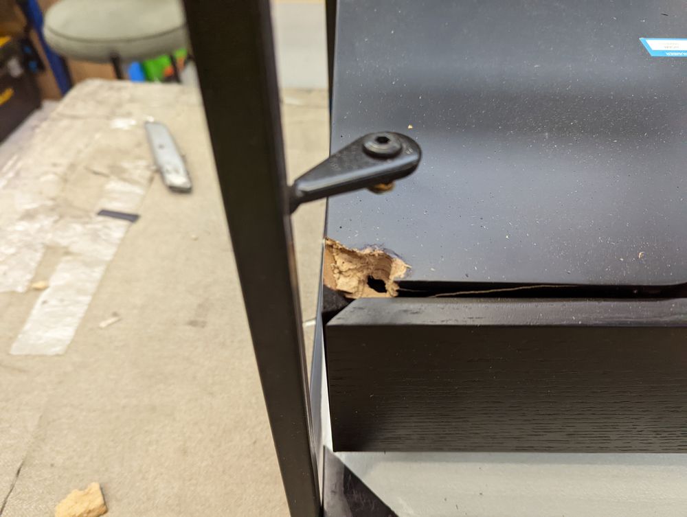 Lot of 2 x DFS Items for Spares or Repair (ref DFS-HO2-A-13793) Total RRP £998