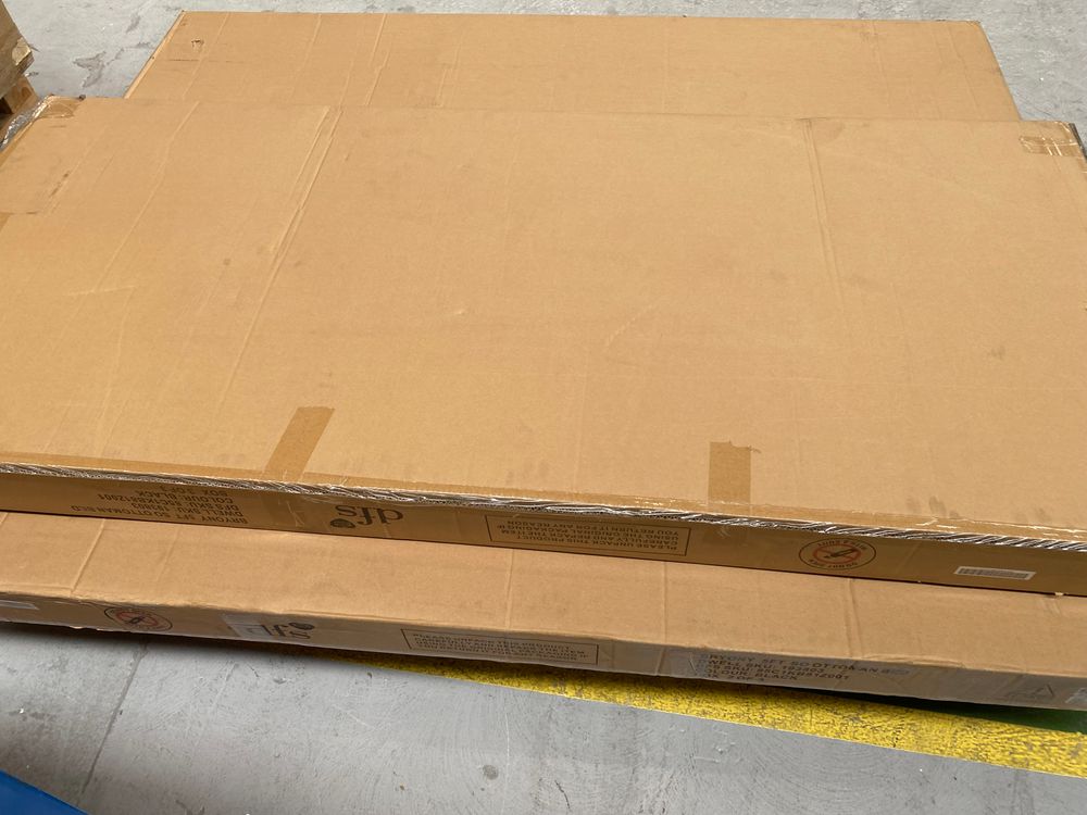 Lot of 2 x DFS Items inc Beds inc Beds for Spares or Repair (ref DFS-HO2-A-12646) Total RRP £1698