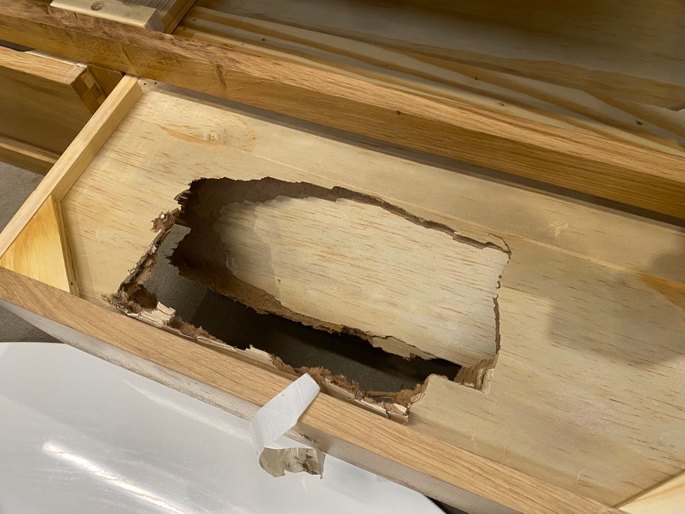 Lot of 7 x DFS furniture items grade-BER Spares or repair RRP £2763.00