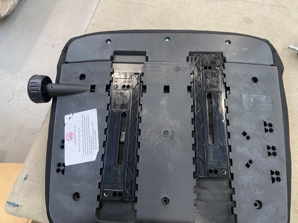 Lot of 4 x Posturite desk office chairs grade-BER Spares or repair RRP £3204.95