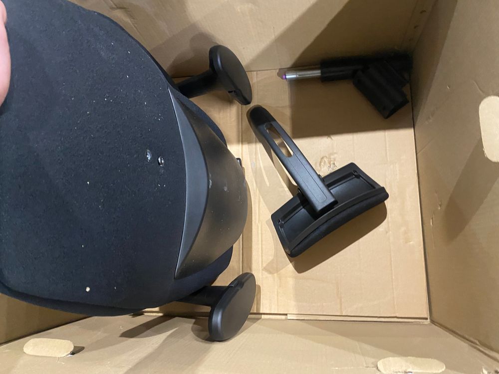 Lot of 4 x Posturite desk office chairs grade-BER Spares or repair RRP £3204.95