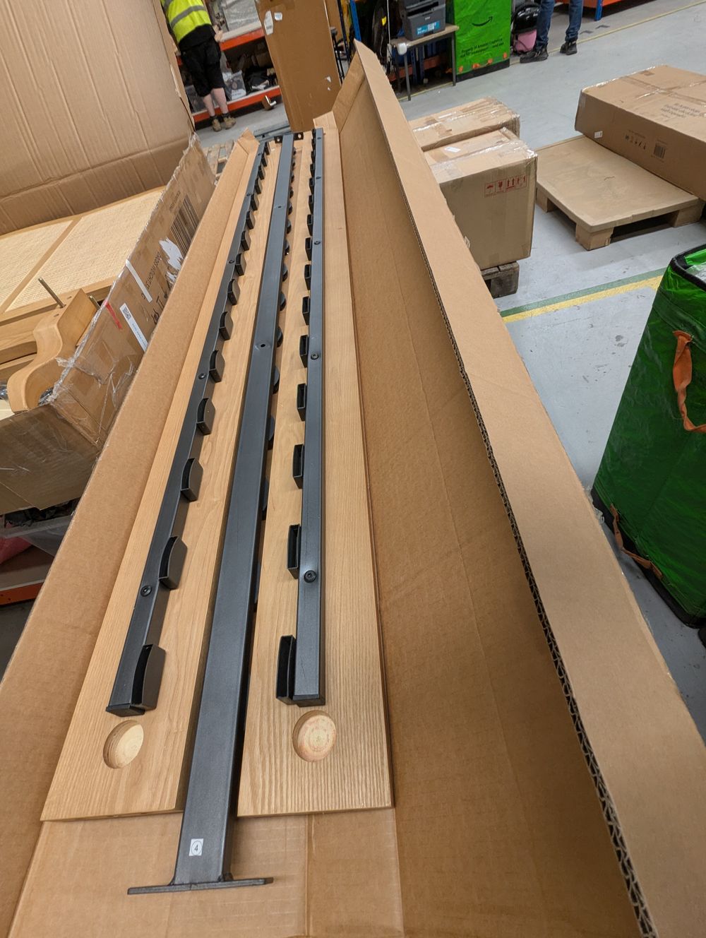 Lot of 3 x Dusk Items inc Beds for Spares or Repair (ref DUS-APM-A-12569) Total RRP £1387