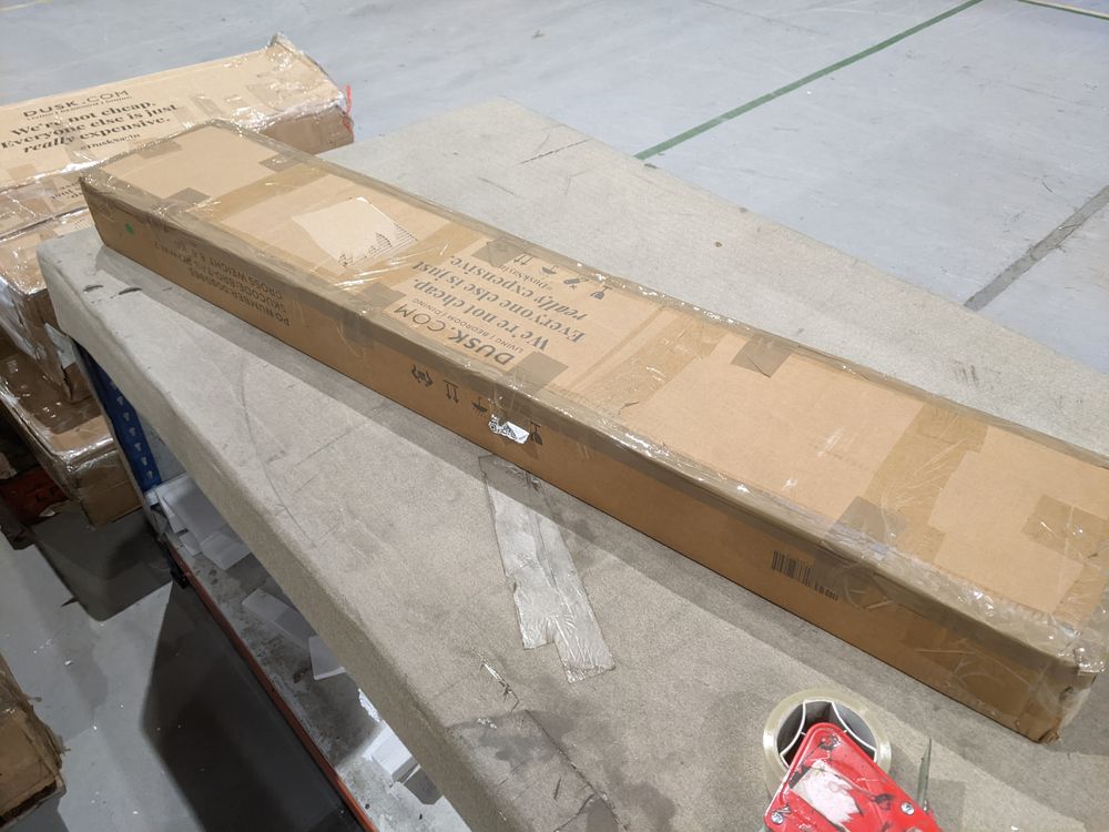 DUS-GOL-02135 Grade-B Dusk Brooke Round 4-6 Seater Dining Table - Wood RRP £109