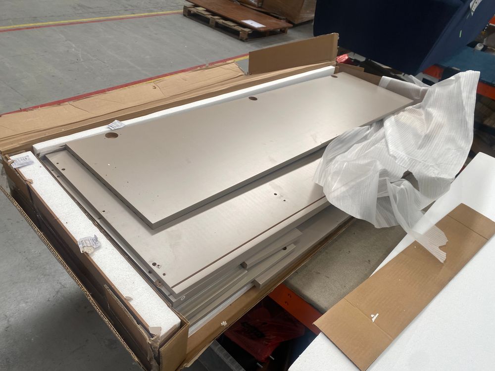 Lot of 8 x Dusk items grade-BER Spares or repair RRP £2352.00