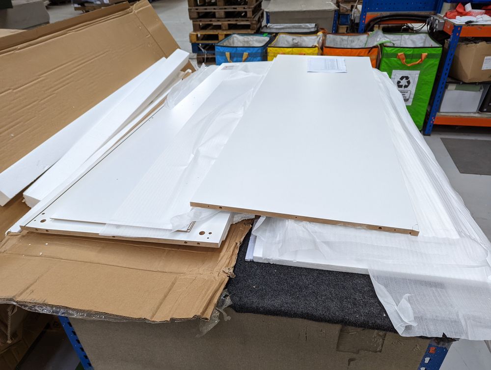 Lot of 5 x Dusk items grade-BER Spares or repair RRP £1324.00