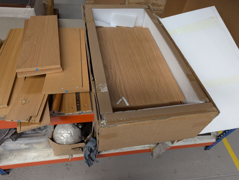 Lot of 11 x Dusk items grade-BER Spares or repair RRP £2475.00