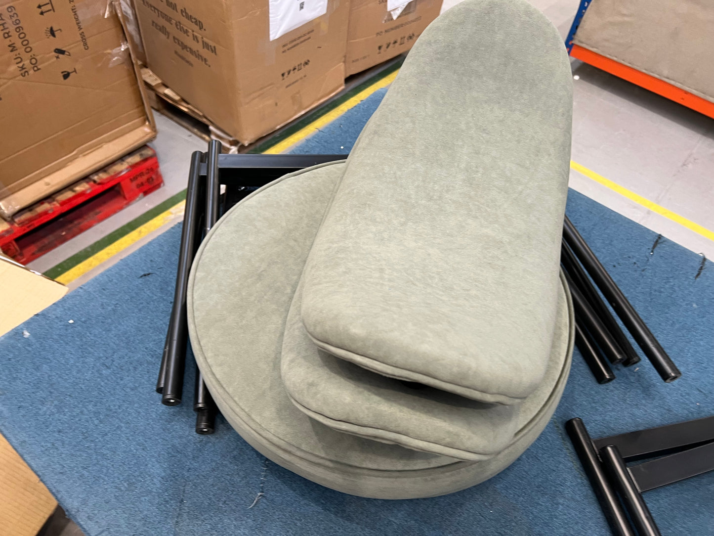 Lot of 3 x Dusk Furniture items grade-BER Spares or repair RRP £647.00