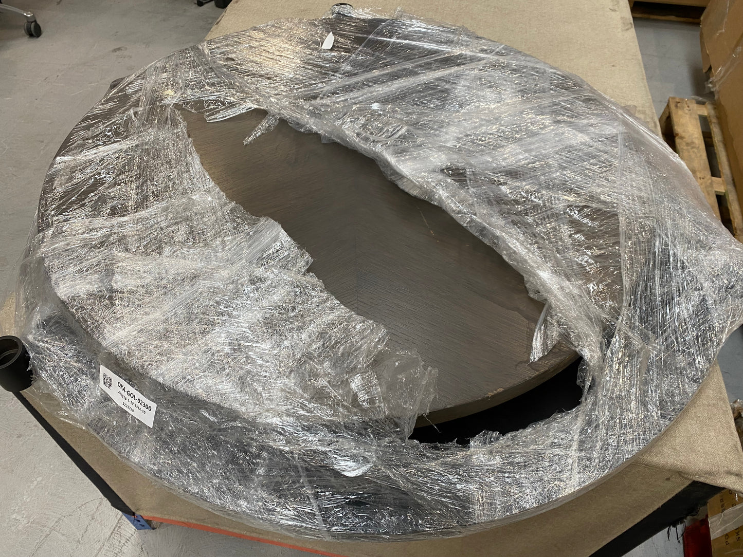 Lot of 2 x Oka Items for Spares or Repair (ref OKA-GOL-A-12246) Total RRP £3800