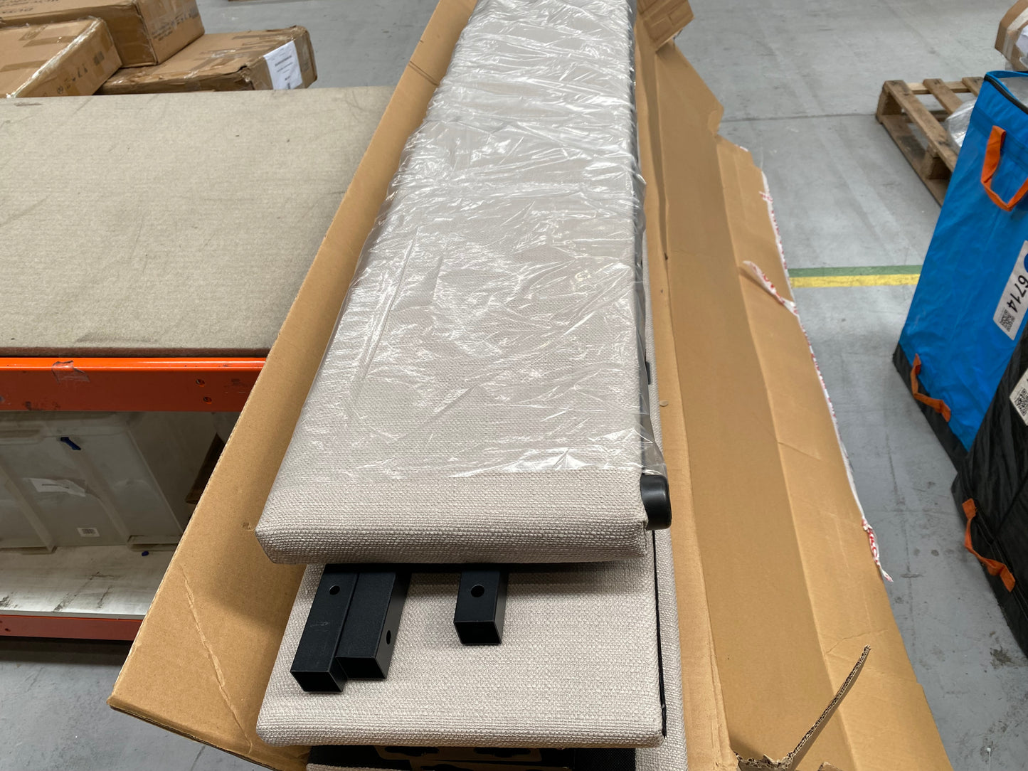 Lot of 6 x Dusk Items inc Beds for Spares or Repair (ref DUS-APM-A-12264) Total RRP £3094
