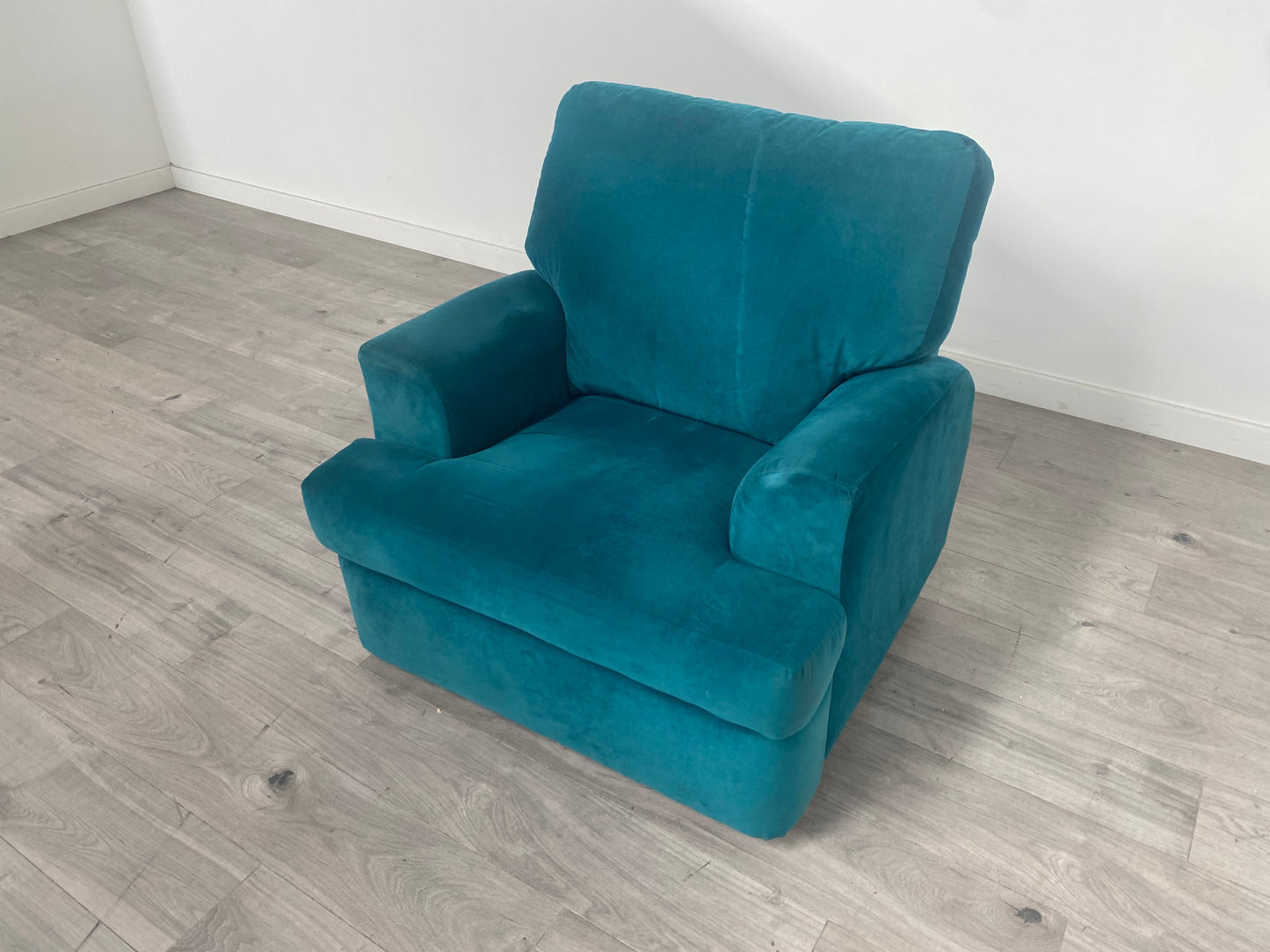 Lot of 3 x M&S Items for Spares or Repair (ref MAS-APM-A-12877) Total RRP £2008