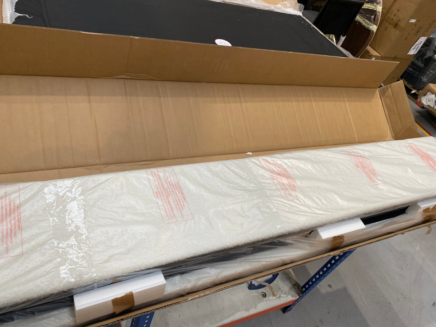 Lot of 4 x Dusk Items inc Beds for Spares or Repair (ref DUS-APM-A-12991) Total RRP £1976