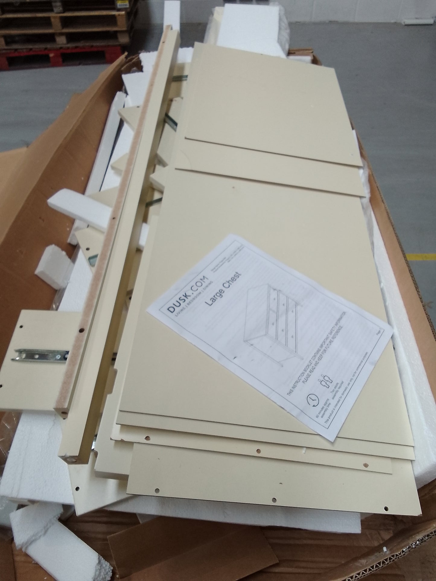 Lot of 16 x Dusk Furniture Items for Spares or Repair (ref DUS-APM-A-13237) Total RRP £1819