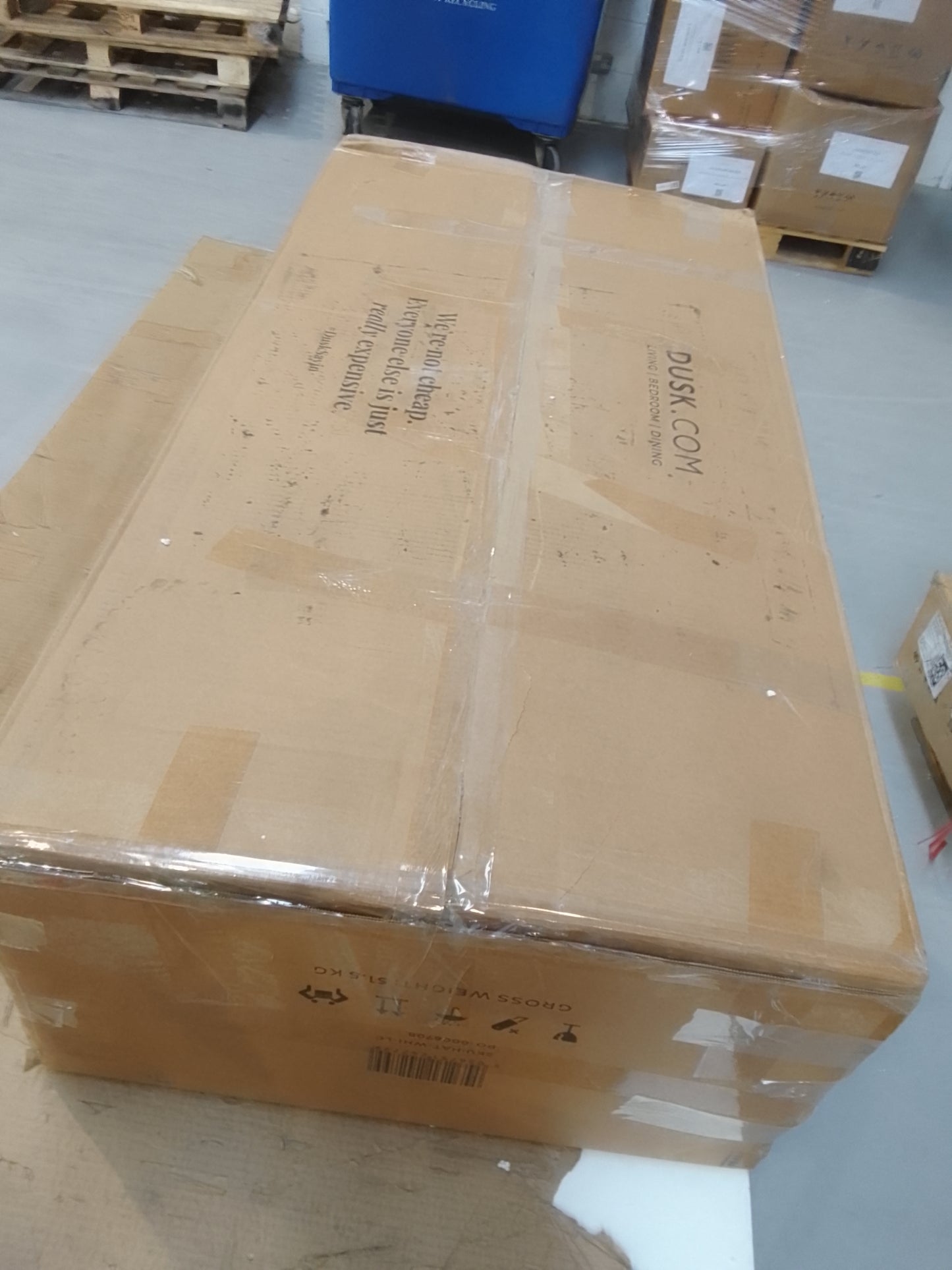 Lot of 8 x Dusk furniture items grade-BER Spares or repair RRP £1192.00