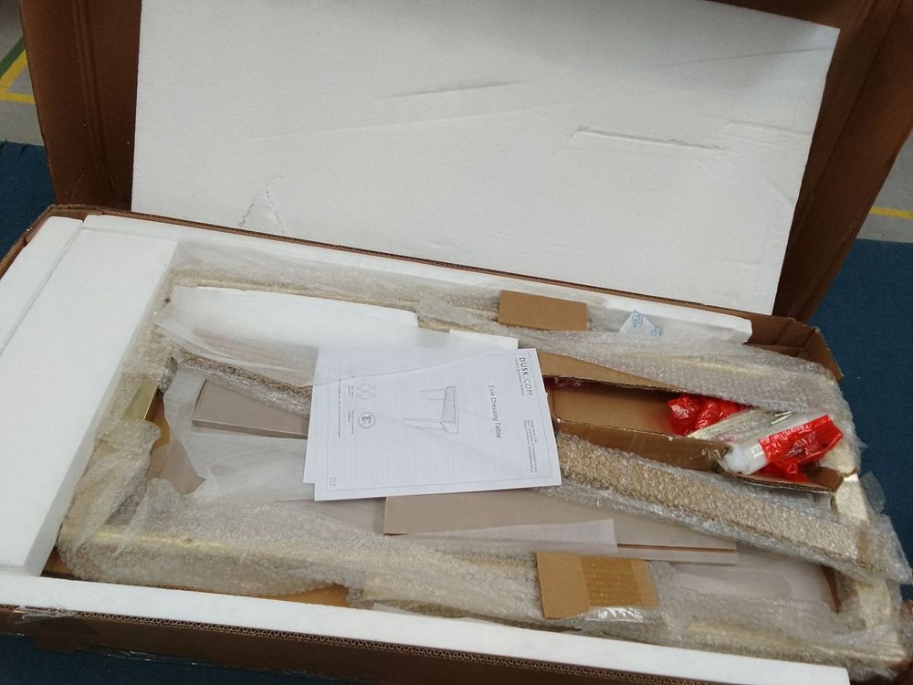 Lot of 6 x Dusk items grade-BER Spares or repair RRP £1221.00