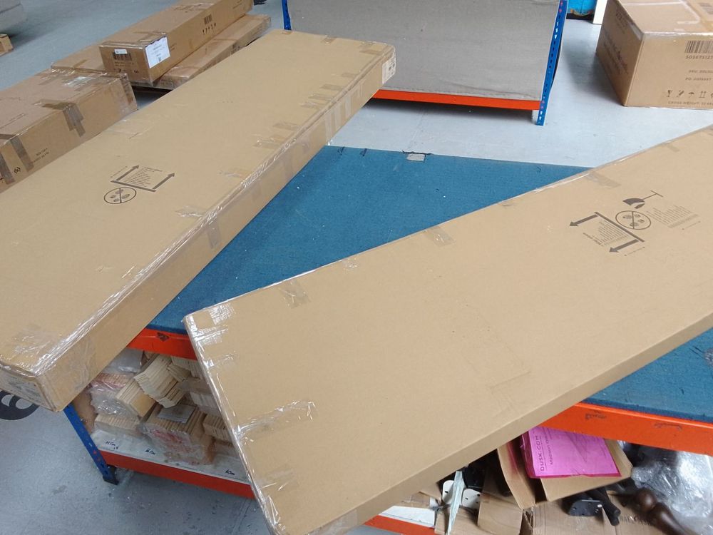 Lot of 9 x Dusk items grade-BER Spares or repair RRP £1397.00