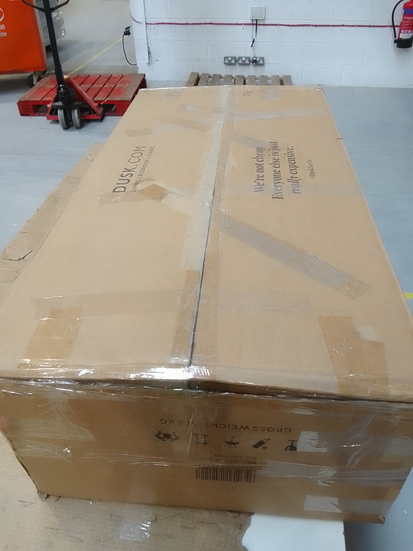 Lot of 11 x Dusk items grade-BER Spares or repair RRP £1848.00