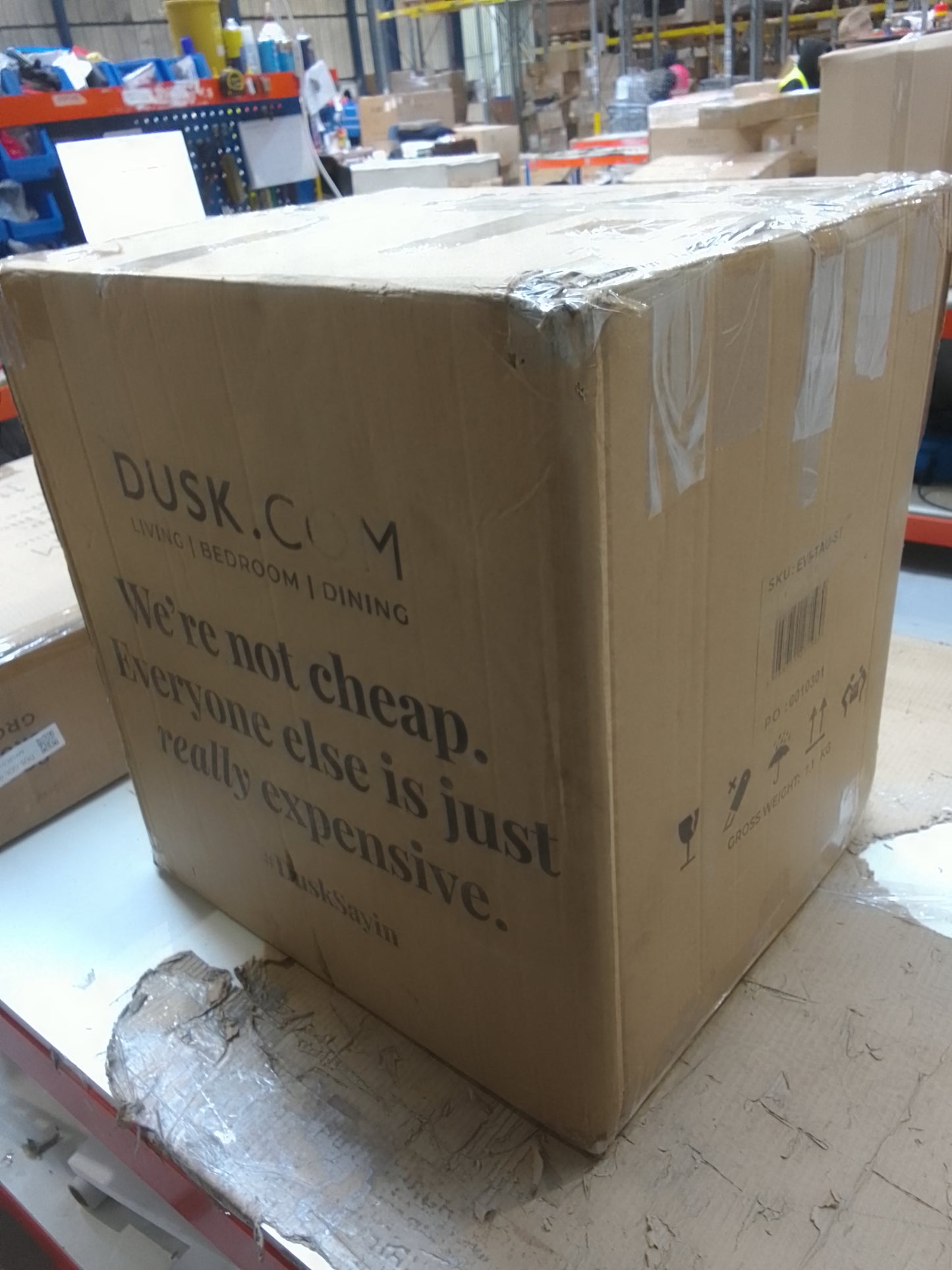 Lot of 11 x Dusk items grade-BER Spares or repair RRP £1848.00