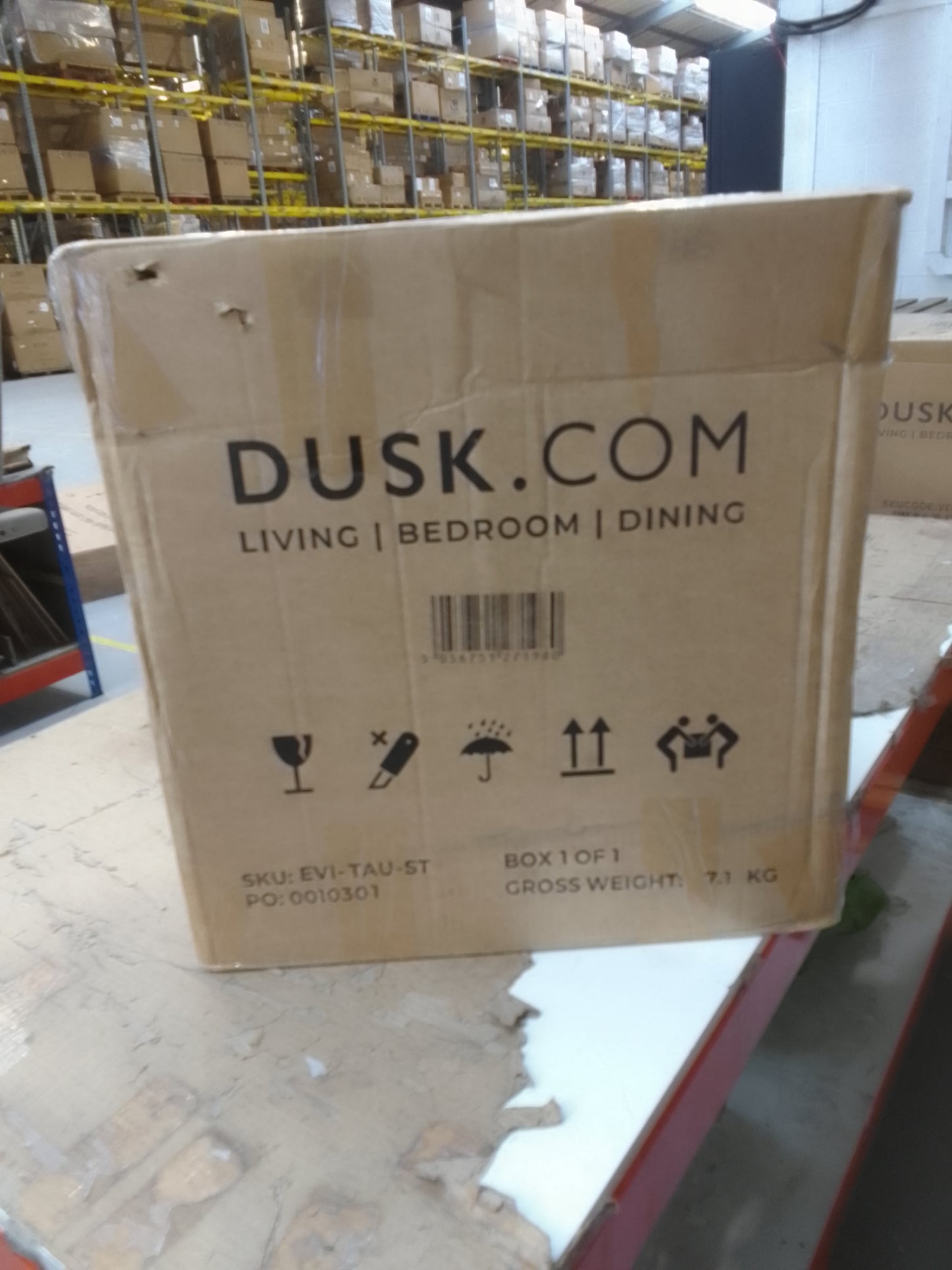 Lot of 11 x Dusk items grade-BER Spares or repair RRP £1848.00