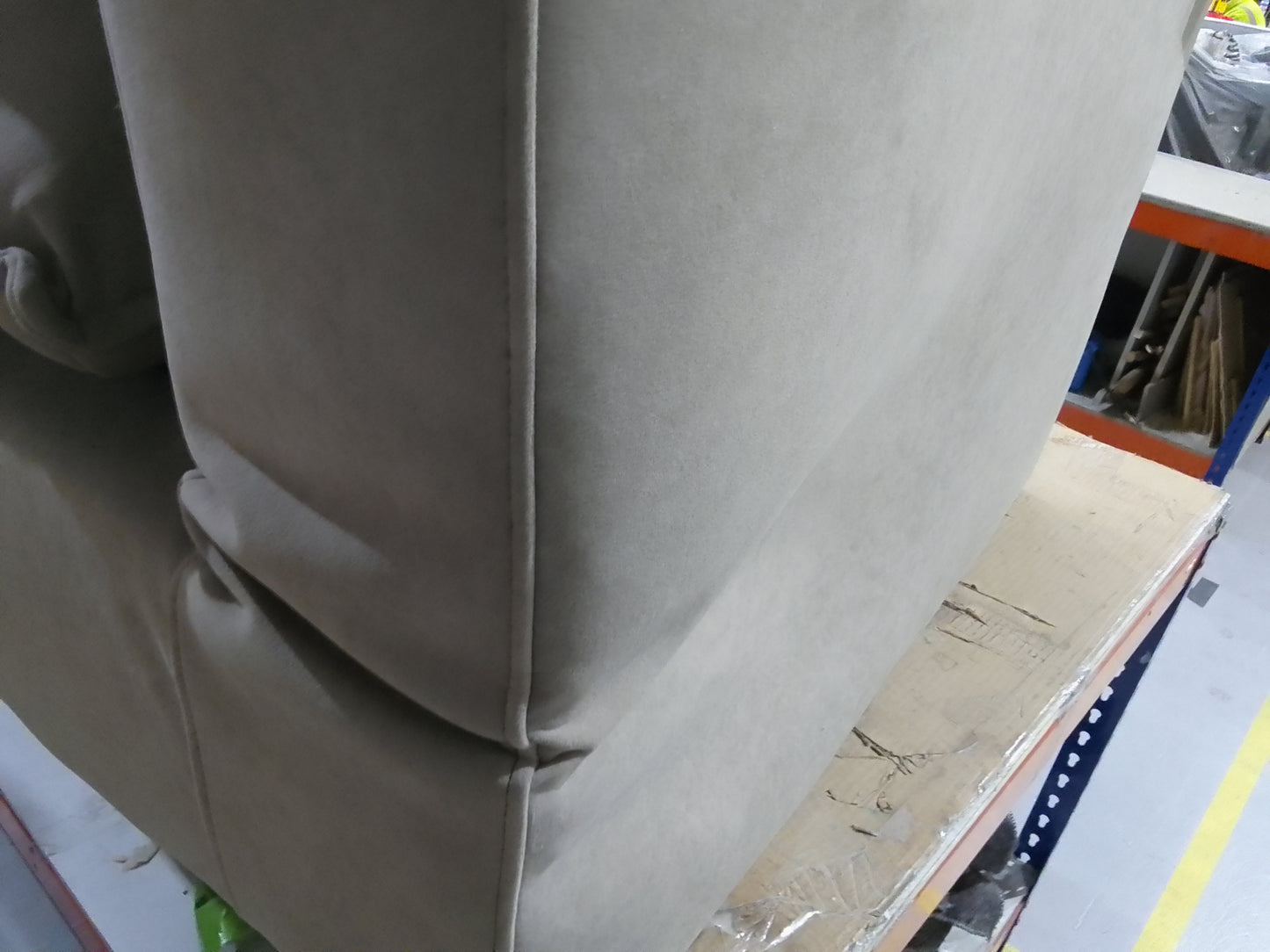 Lot of 5 x Dusk items grade-BER Spares or repair RRP £881.00