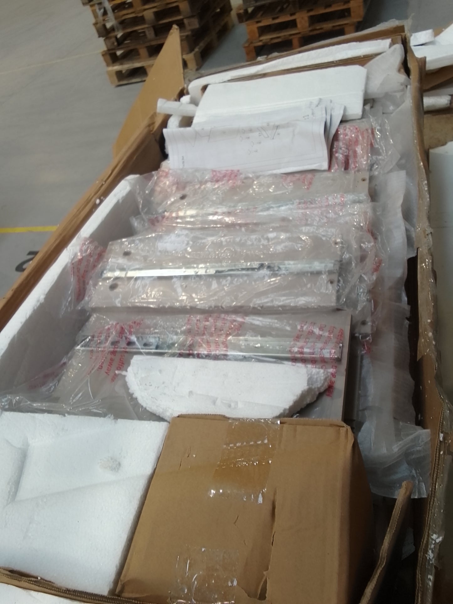 Lot of 5 x Dusk items grade-BER Spares or repair RRP £881.00