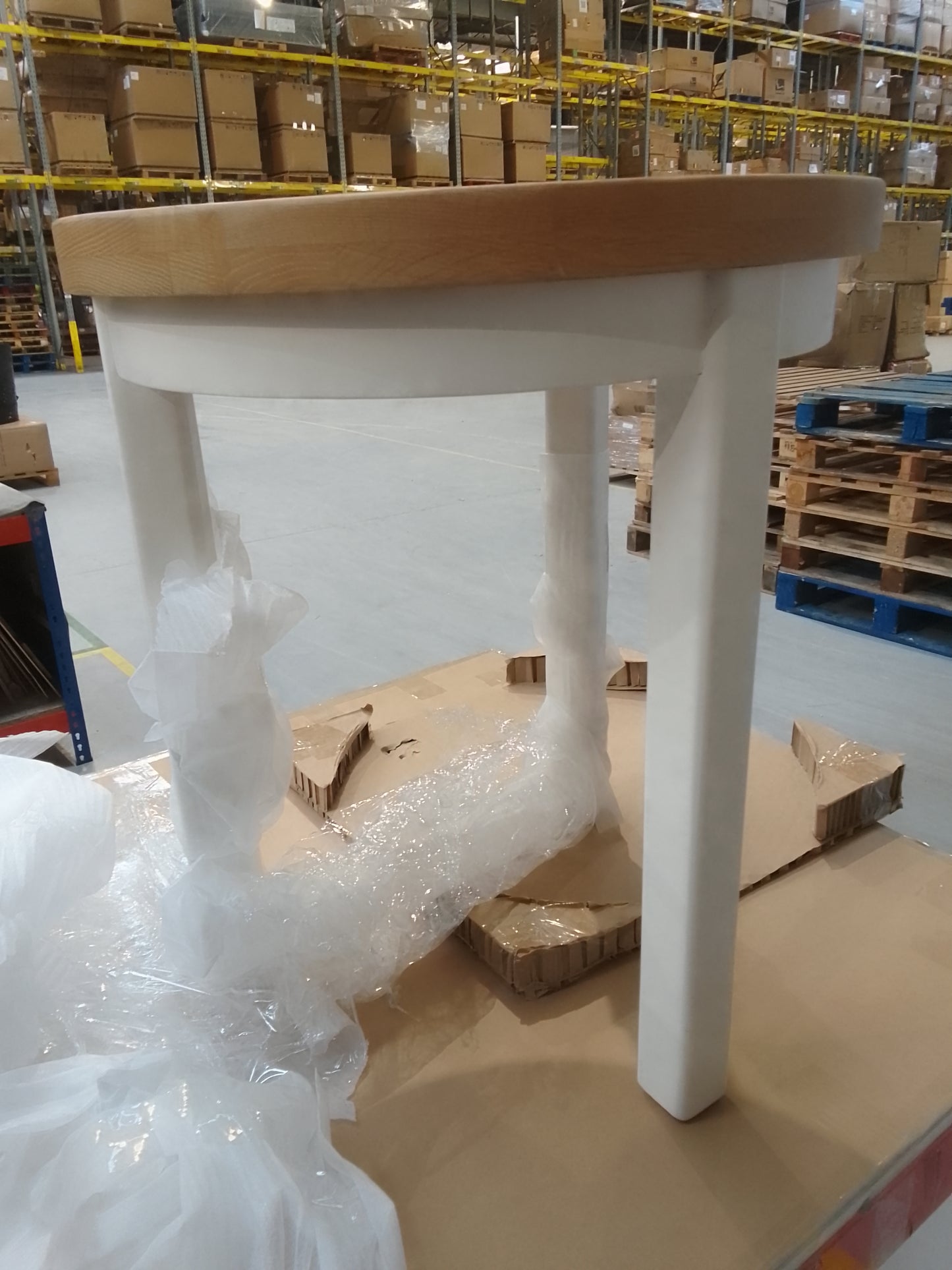 BFW-GOL-00911 Grade-C3 Big Furniture Warehouse Easton White Round Nest of 2 Tables RRP £90