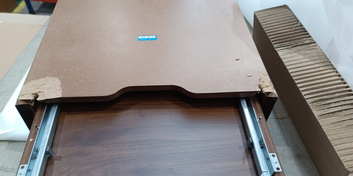 Lot of 5 x DFS furniture items returns pallet grade-BER Spares or repair RRP £1885.00