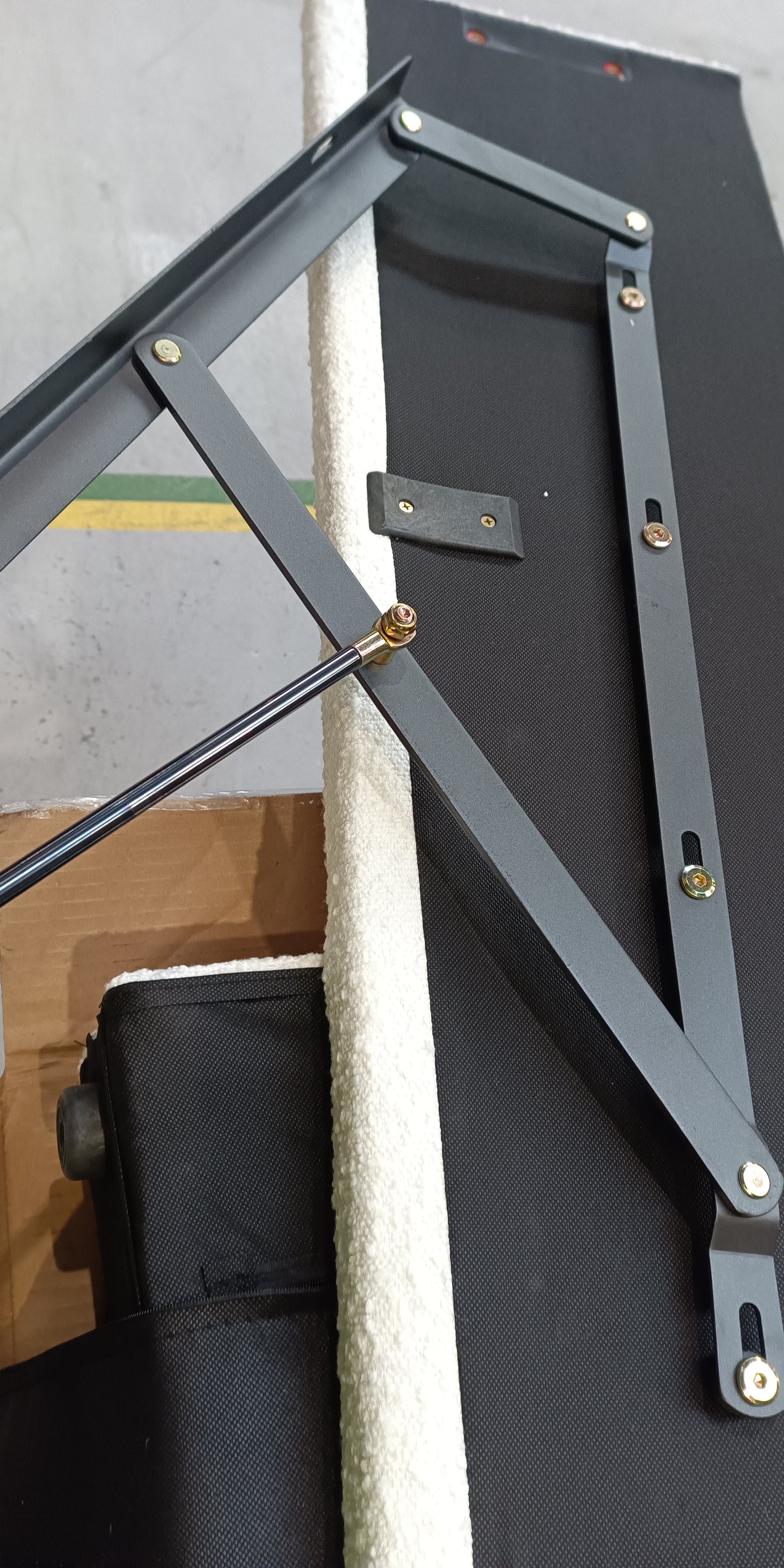 Lot of 6 x Dusk items grade-BER Spares or repair RRP £2044.00