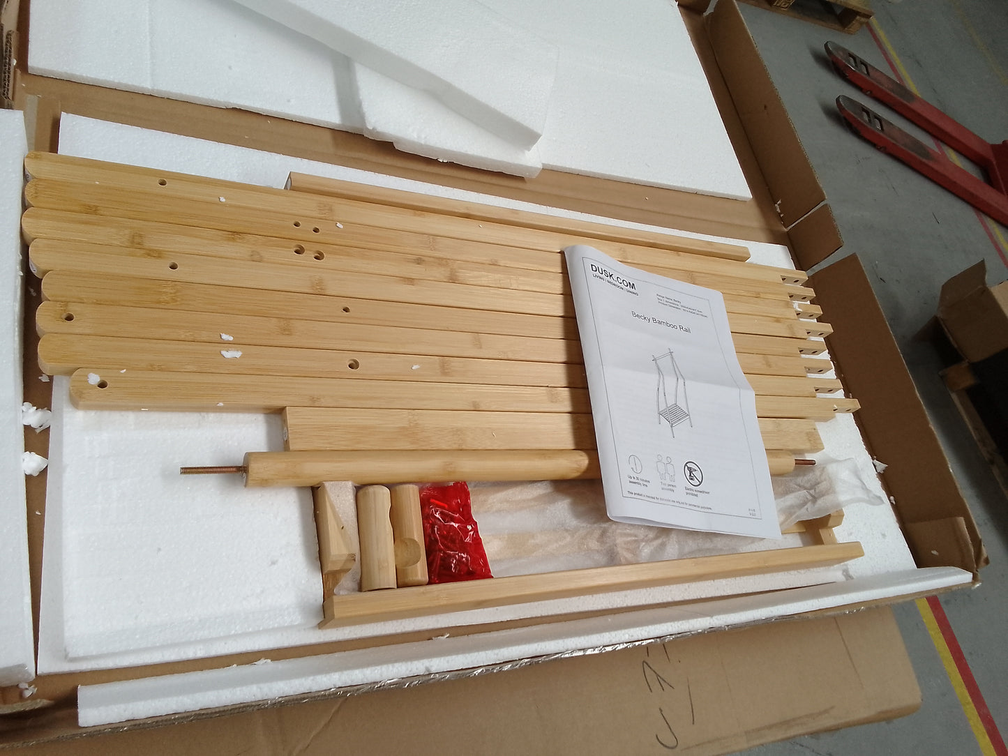 DUS-CC2-04977 Grade-B Dusk Becky Bamboo Clothes Rail - Light Wood RRP £25.00