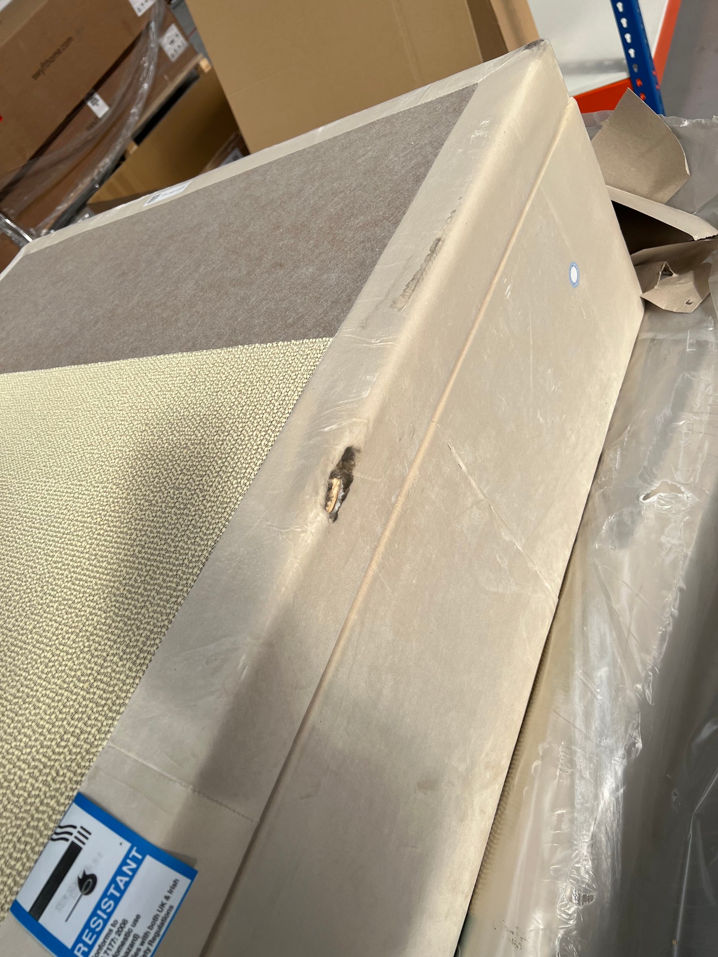 Lot of 2 x DFS Items Dining Table and Bed Spares and Repair condition (ref DFS-HO2-A-10695) Total RRP £2248