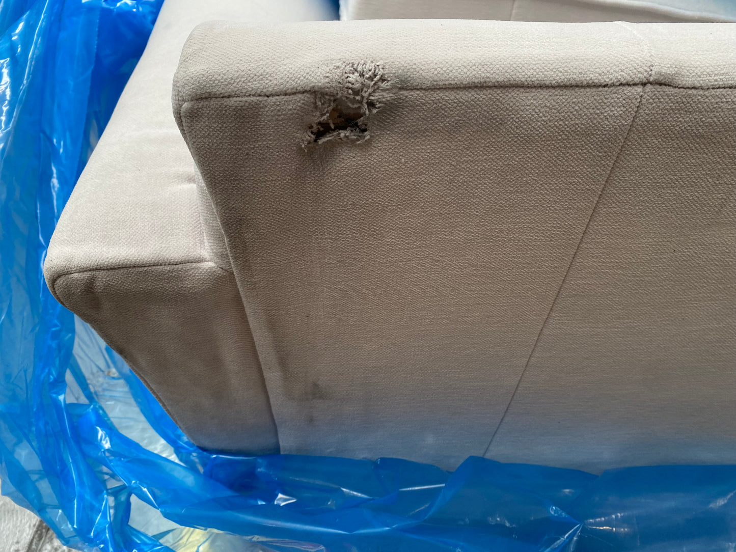 MAS-APM-06386 Grade-BER-DOA Marks & Spencer Lincoln Large 3 Seater Sofa in Soft White Chenille RRP £899