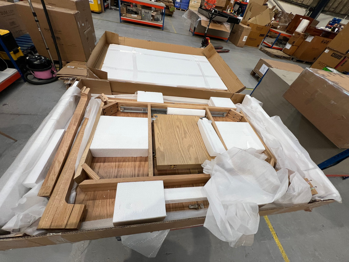 Lot of 4 x Dusk Items for Spares or Repair (ref DUS-APM-A-13028) Total RRP £1297