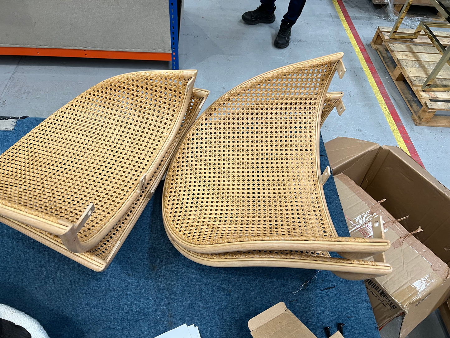 Lot of 6 x Dusk Furniture Items for Spares or Repair (ref DUS-APM-A-13311) Total RRP £2343