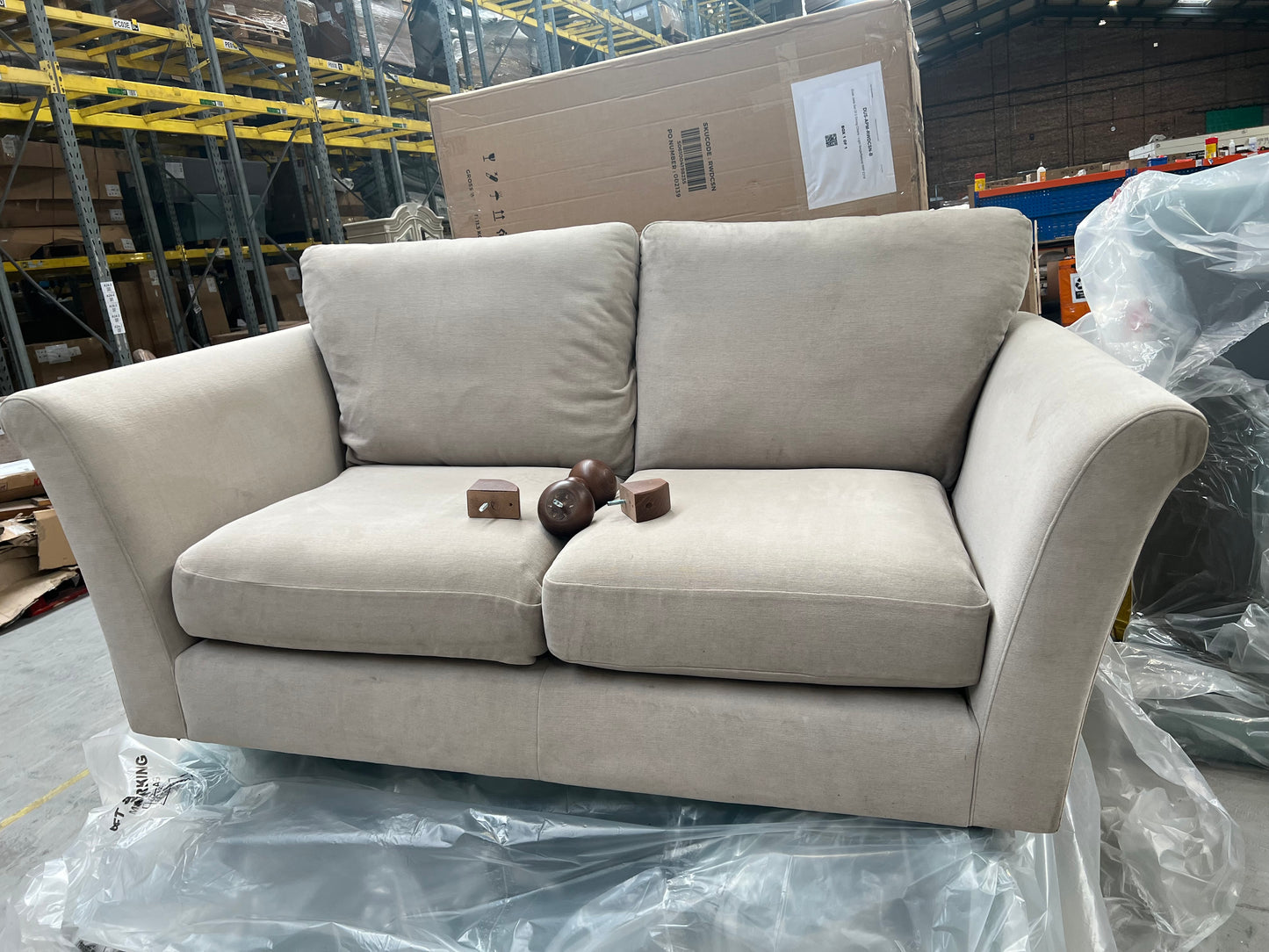 MAS-APM-07089 Grade-BER-DOA Marks & Spencer Scarlett Large 2 Seater Sofa in Natural Aquaclean Chenille RRP £1199