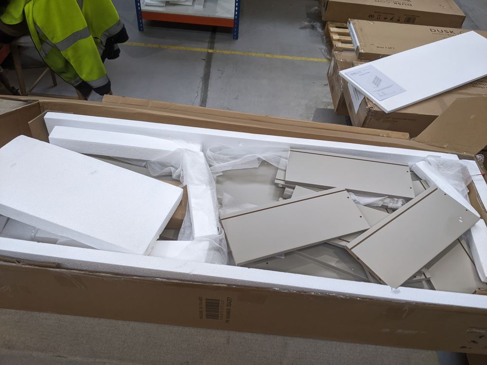 Lot of 12 x Dusk Items for Spares or Repair (ref DUS-APM-A-12541) Total RRP £1689