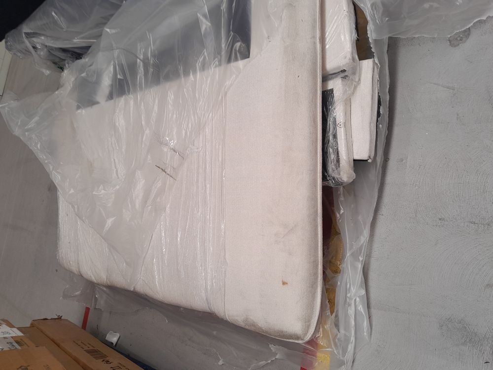 Lot of 4 x Dusk Items inc Beds for Spares or Repair (ref DUS-APM-A-12624) Total RRP £2146