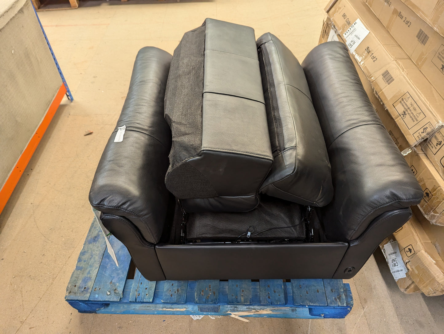 SOF-CHA-00726 Grade-BER-DOA Sofology Missouri Chair Trusty Sheen Leather Jet Black Pow Headrest Pow Rec RRP £759