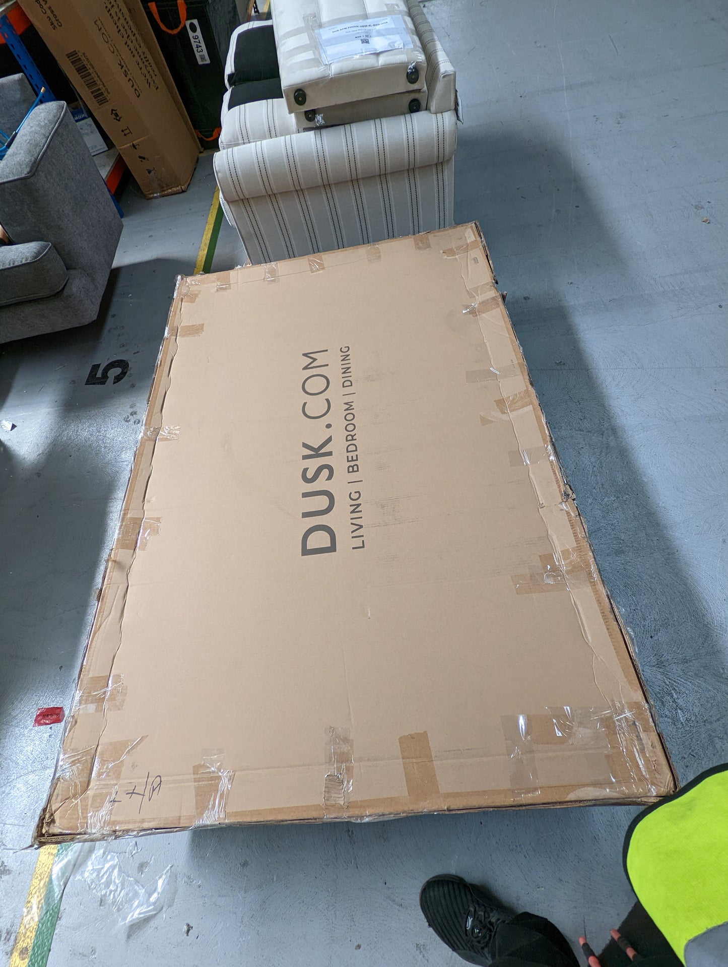 Lot of 4 x Dusk Items inc Beds for Spares or Repair (ref DUS-APM-A-11811) Total RRP £2176