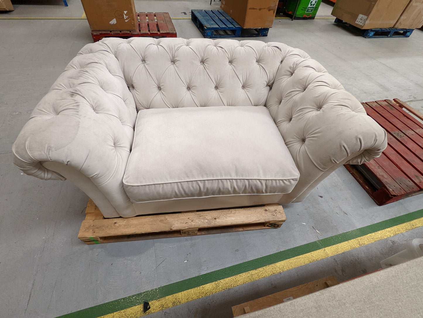 MAS-APM-06739 Grade-BER-DOA Marks & Spencer Pennie Loveseat in Soft White Aquaclean Velvet RRP £999