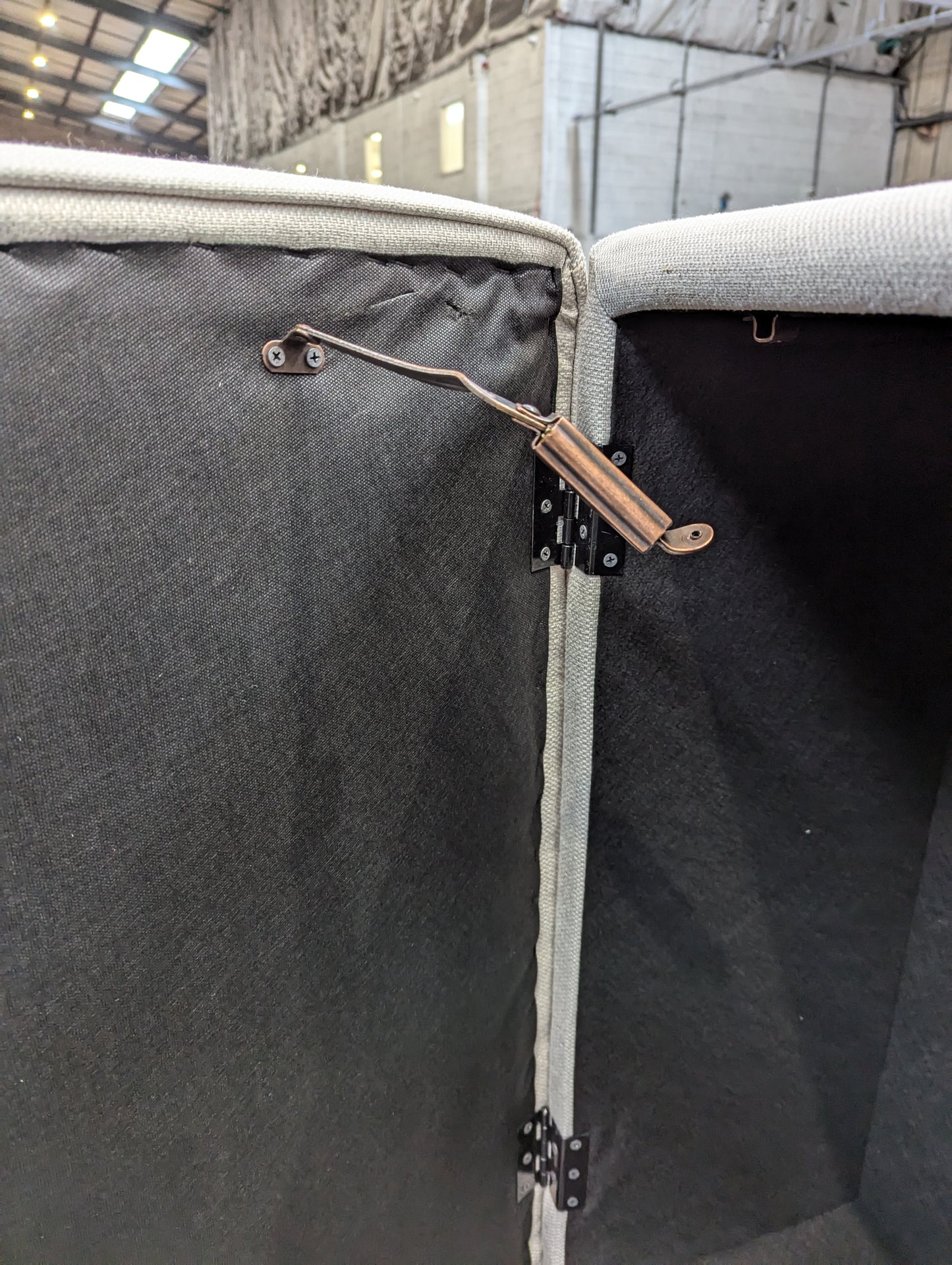 Lot of 8 x Dusk Items inc Beds for Spares or Repair (ref DUS-APM-A-12041) Total RRP £2556