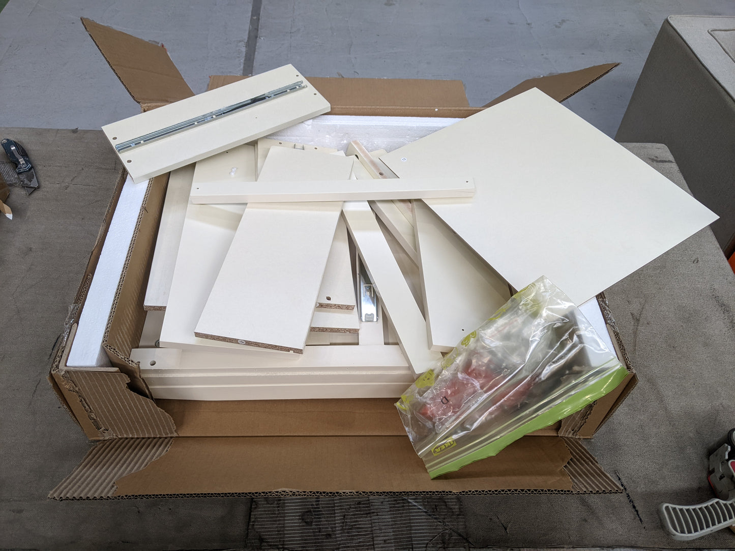 Lot of 16 x Dusk Items for Spares or Repair (ref DUS-APM-A-12628) Total RRP £1766