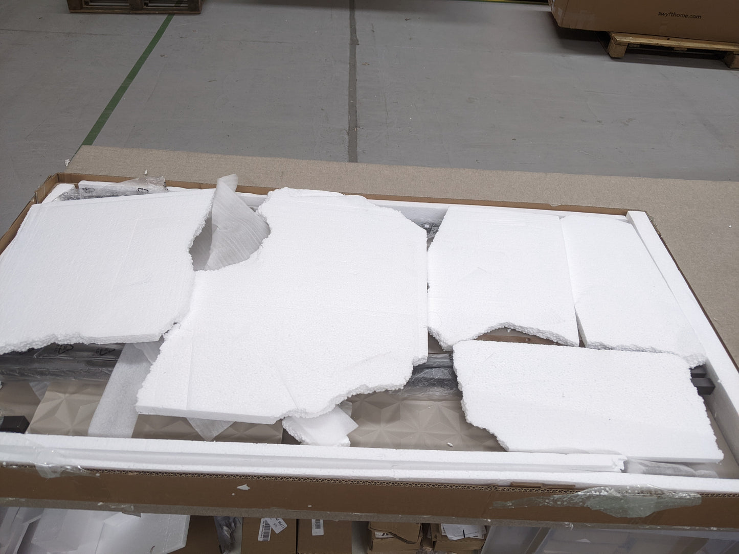 Lot of 12 x Dusk Items for Spares or Repair (ref DUS-APM-A-12328) Total RRP £1719